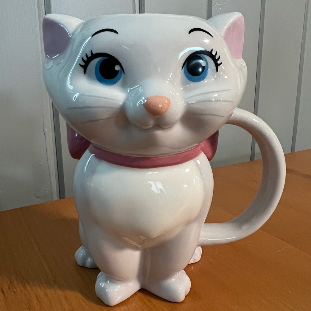 Disney Aristocats Marie 7” mug